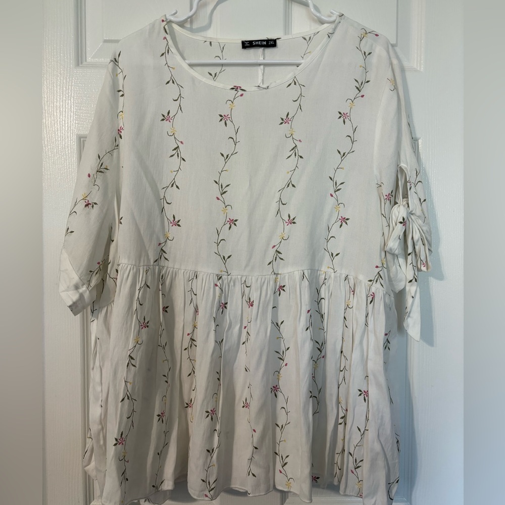 White SHEIN Top